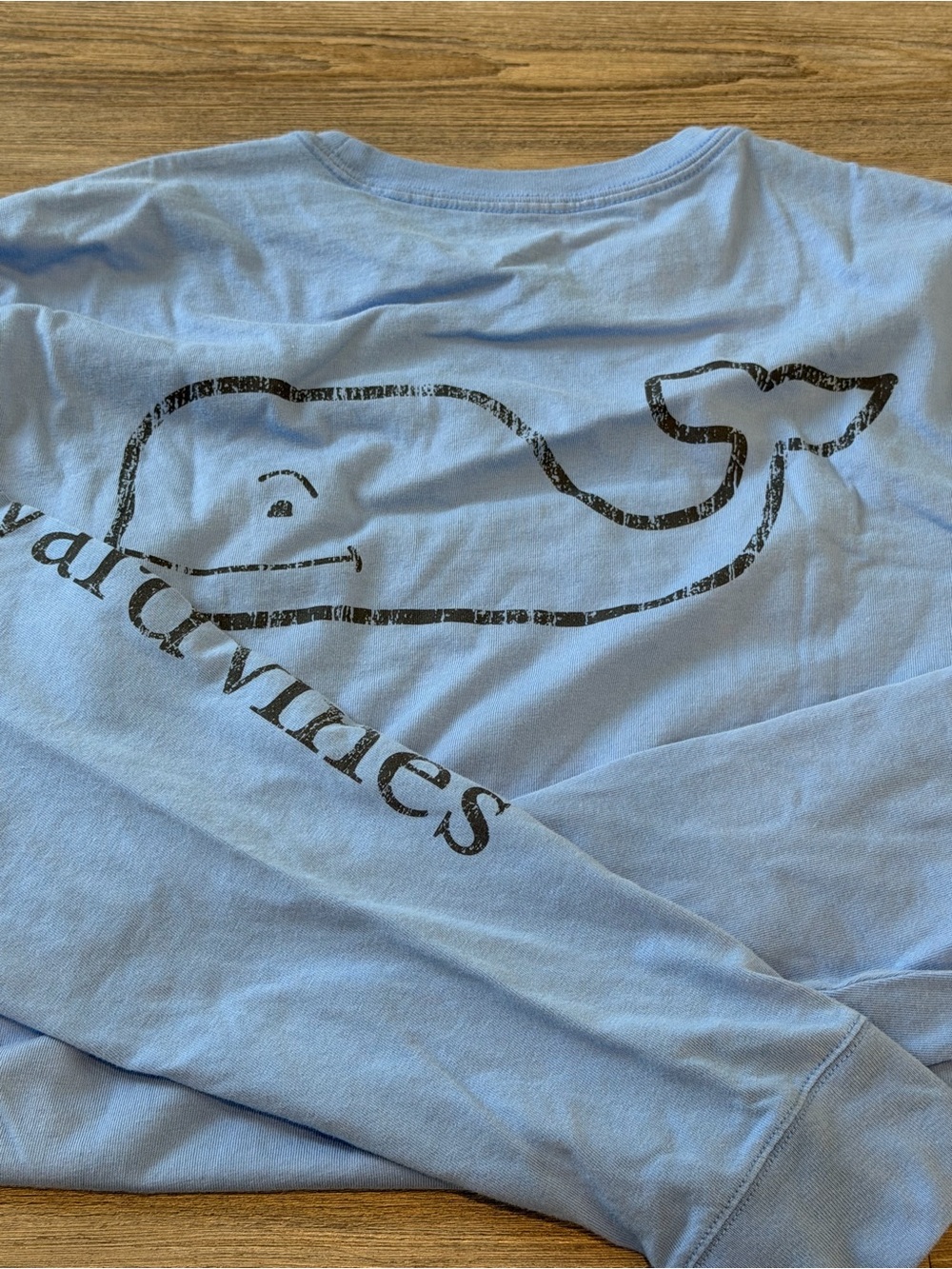 Vineyard Vines Men’s Sky Blue Whale Graphic Long-Sleeve Tee